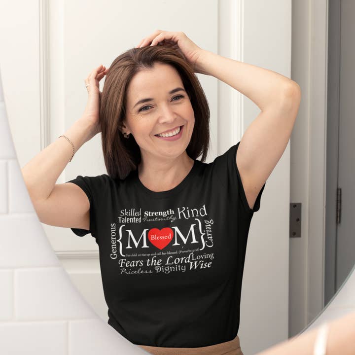 Love Ann Joy Apparel, LLC - Wholesale T-shirt met print - Dames - Blessed Mom Bible Verse Christian Tee Moederdagcadeau