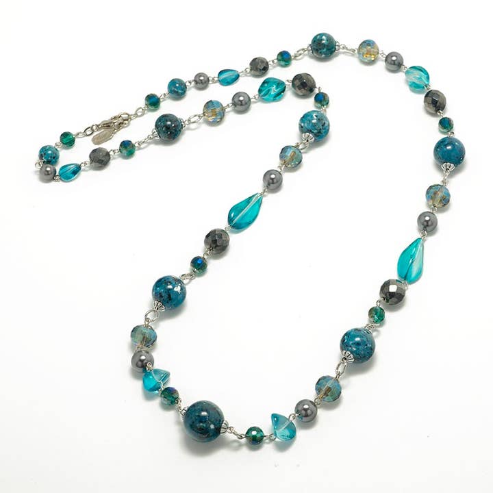 Long necklace in resin, glass and crystals for wholesale by Bijoux Jean André S.R.L.