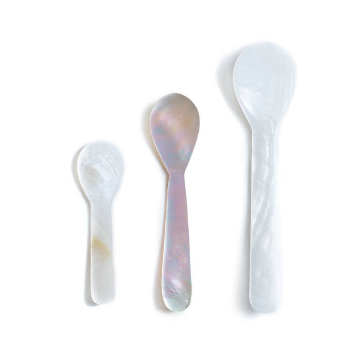 Mother of Pearl Spoon for wholesale by Regiis Ova Caviar