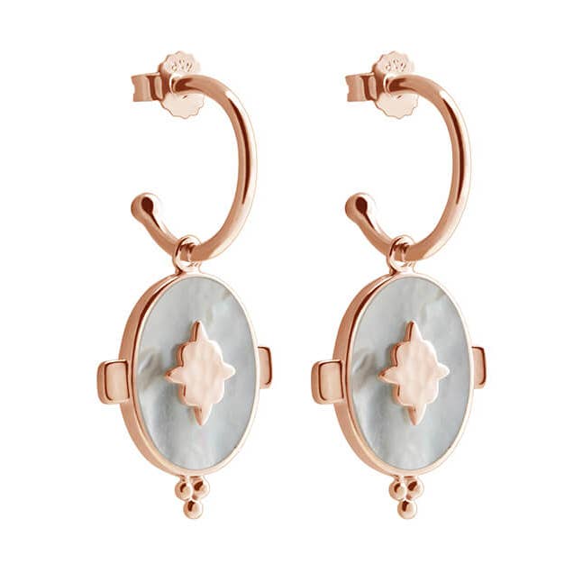 Ovale oorbellen met parelmoer voor wholesale door Murkani Jewellery