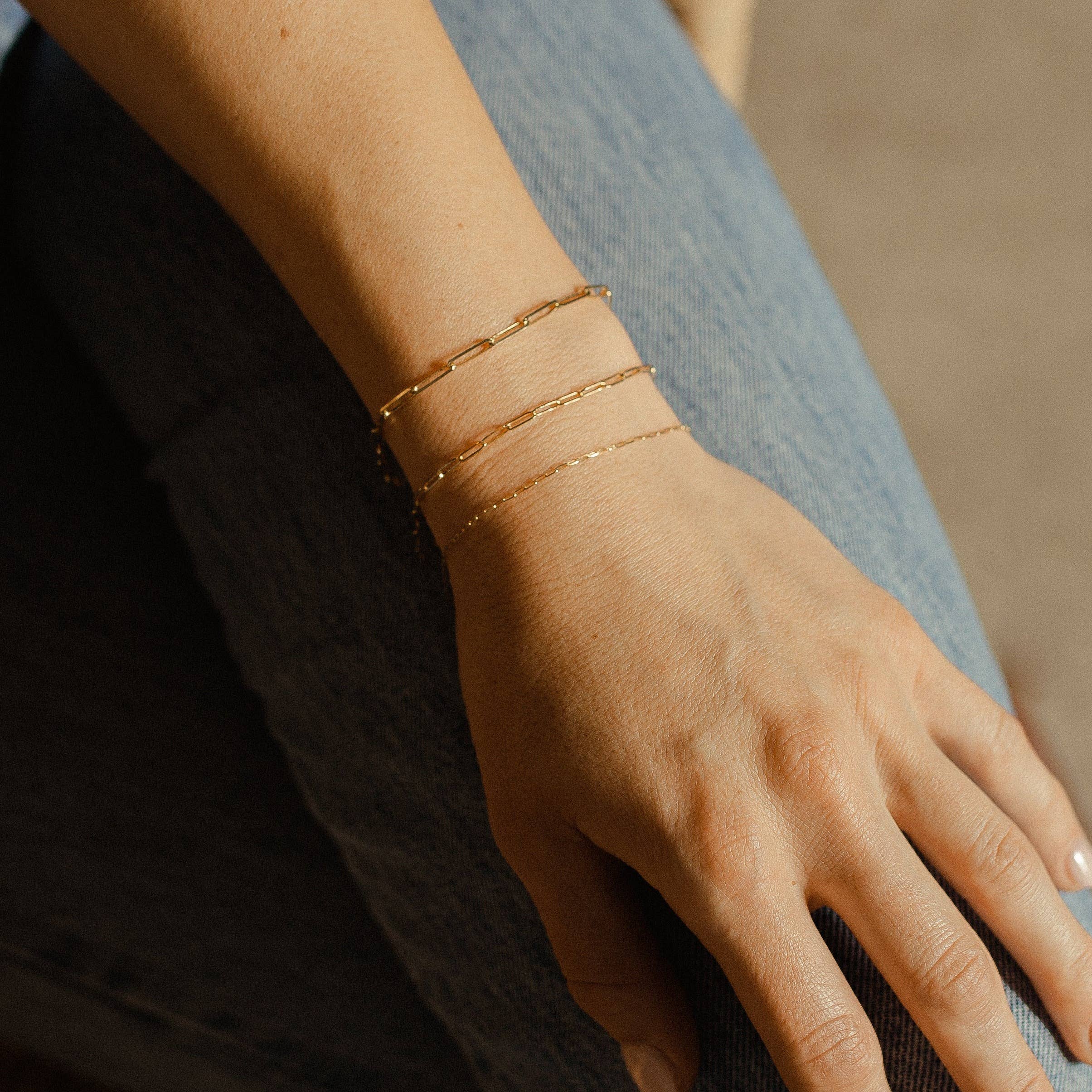 Ofina Jewelry - Venta al por mayor Pulseras de cadenas y eslabones - Pulsera fina con clip de oro macizo de 14 k2