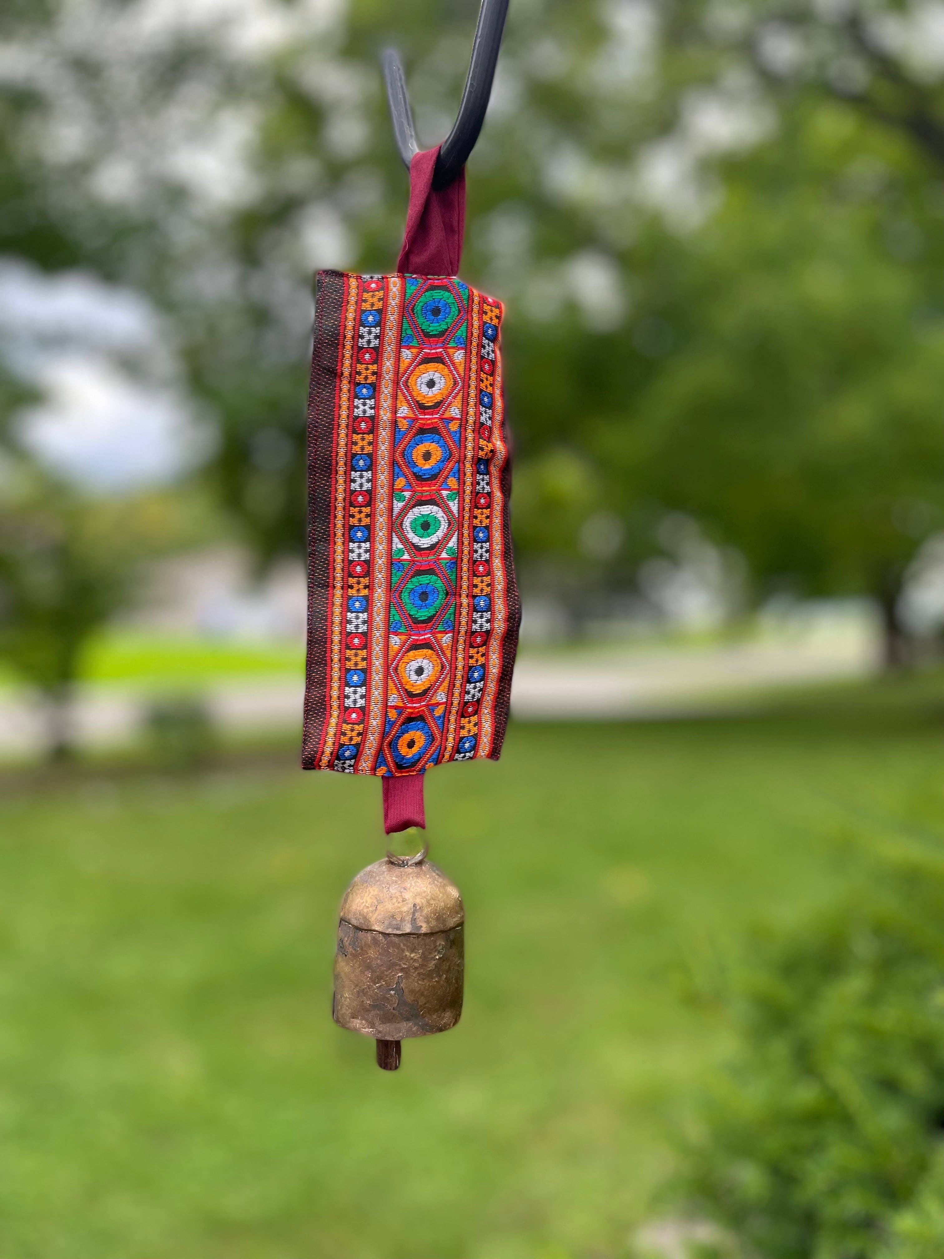 Hopes Unlimited - Vendita all'ingrosso Campane - Campanello con cinturino ricamato4