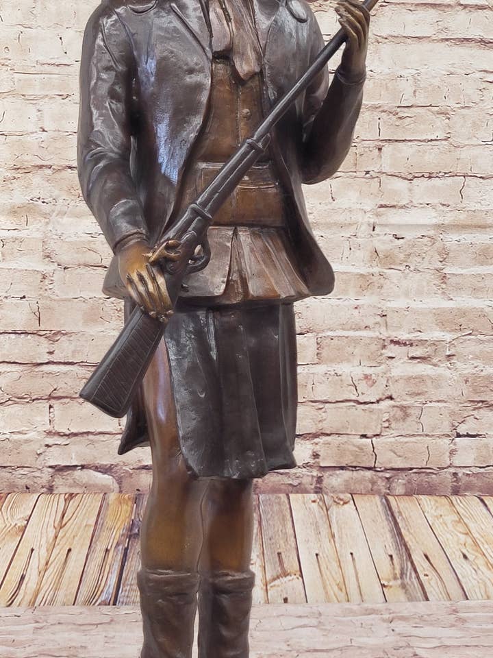 Handgemaakte Geronimo met geweer van C.M Russell Bronzen sculptuurbeeldje voor wholesale door Bronzhaus