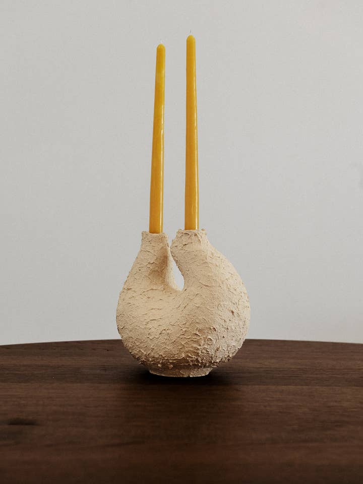 Keramik-Kerzenhalter mit skulpturaler Form für den Großhandel von Studio ÜM