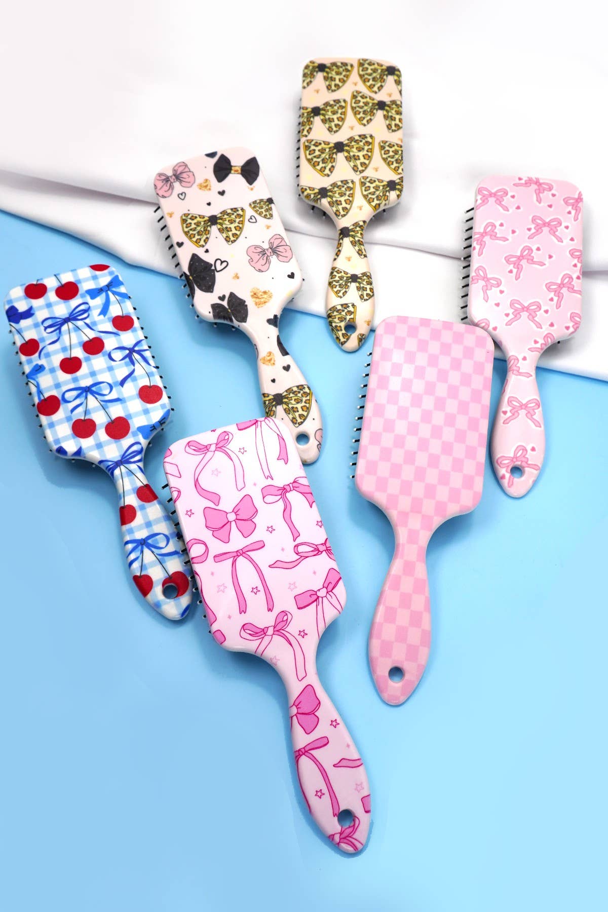 JOSSLYN by wall to wall - Wholesale Hair Brush/Comb - LARGE DETANGLE PADDLE HAIR BRUSH COMB | 40HC1001