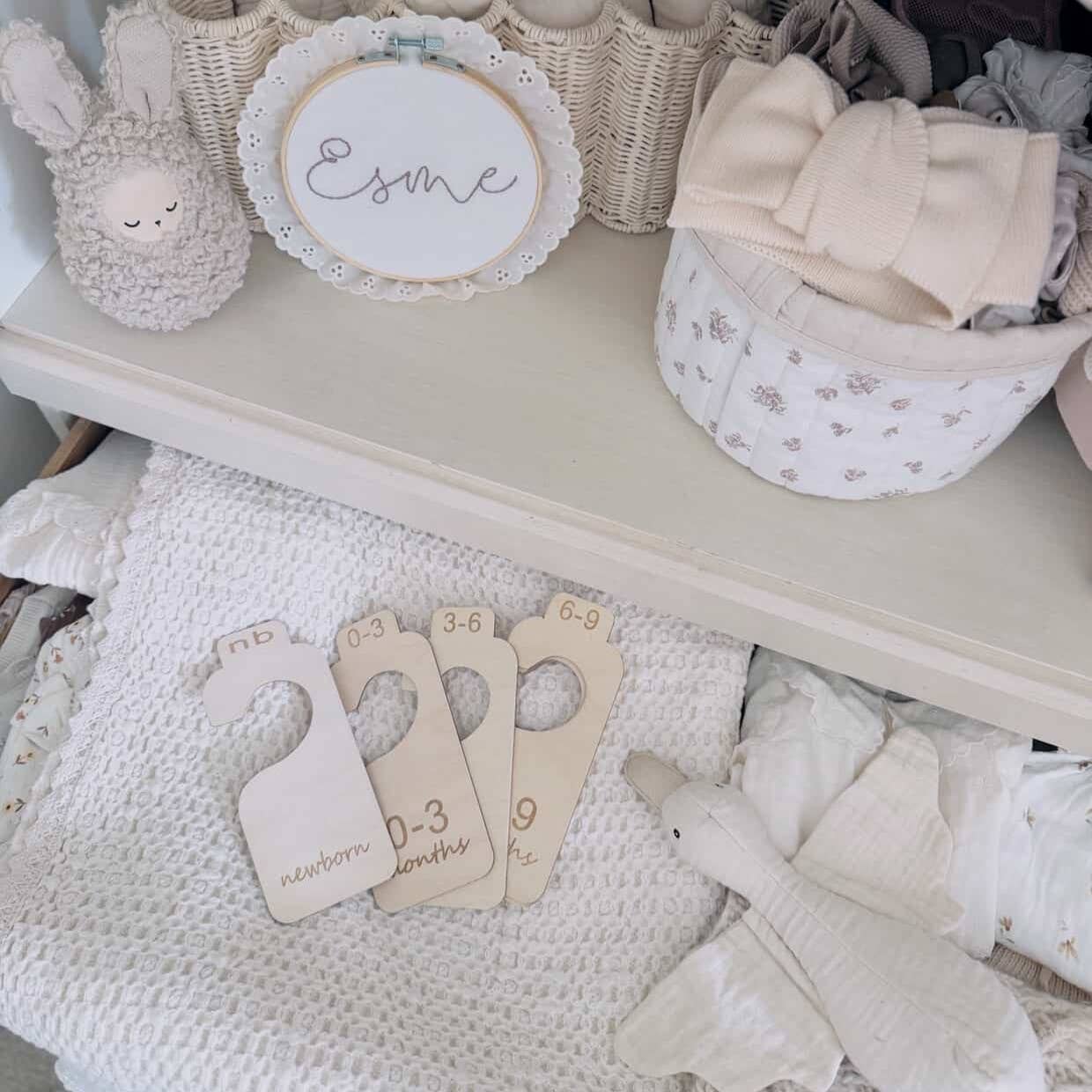 Ali+Oli - Wholesale Clothes Hangers - Baby Closet Size Dividers & Organizer – Newborn - 24 Months1