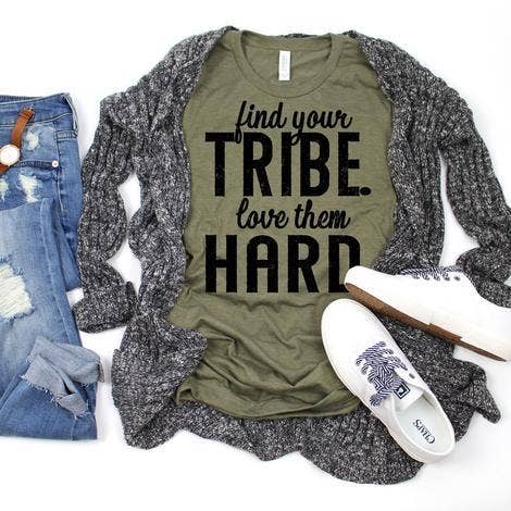 Find din stamme; Elsk dem hårdt for engroshandel hos Aniston + Knox