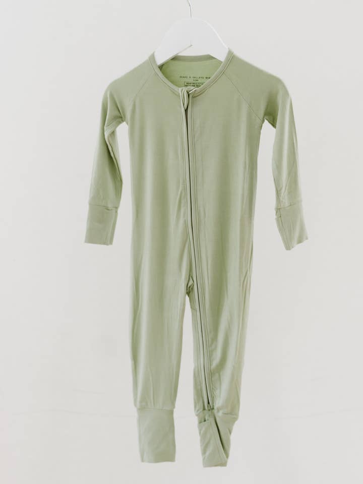 Dorminhoco com Punhos Dobráveis - Eucalipto por atacado de Peaks & Valleys Baby