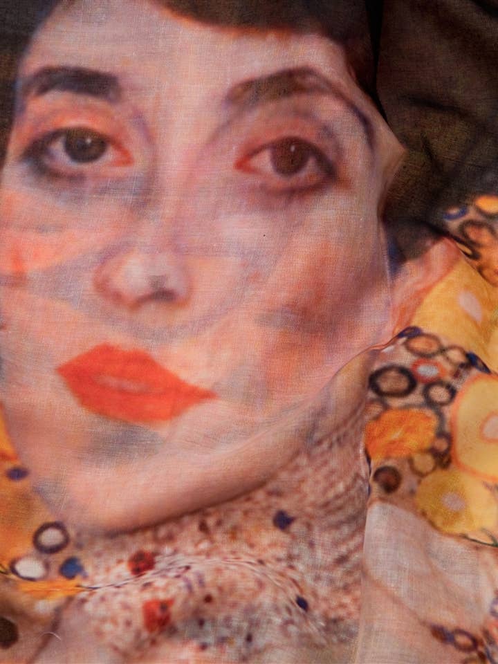 Écharpe Portrait d'Adele Bloch-Bauer de Klimt pour la vente par Value Arts