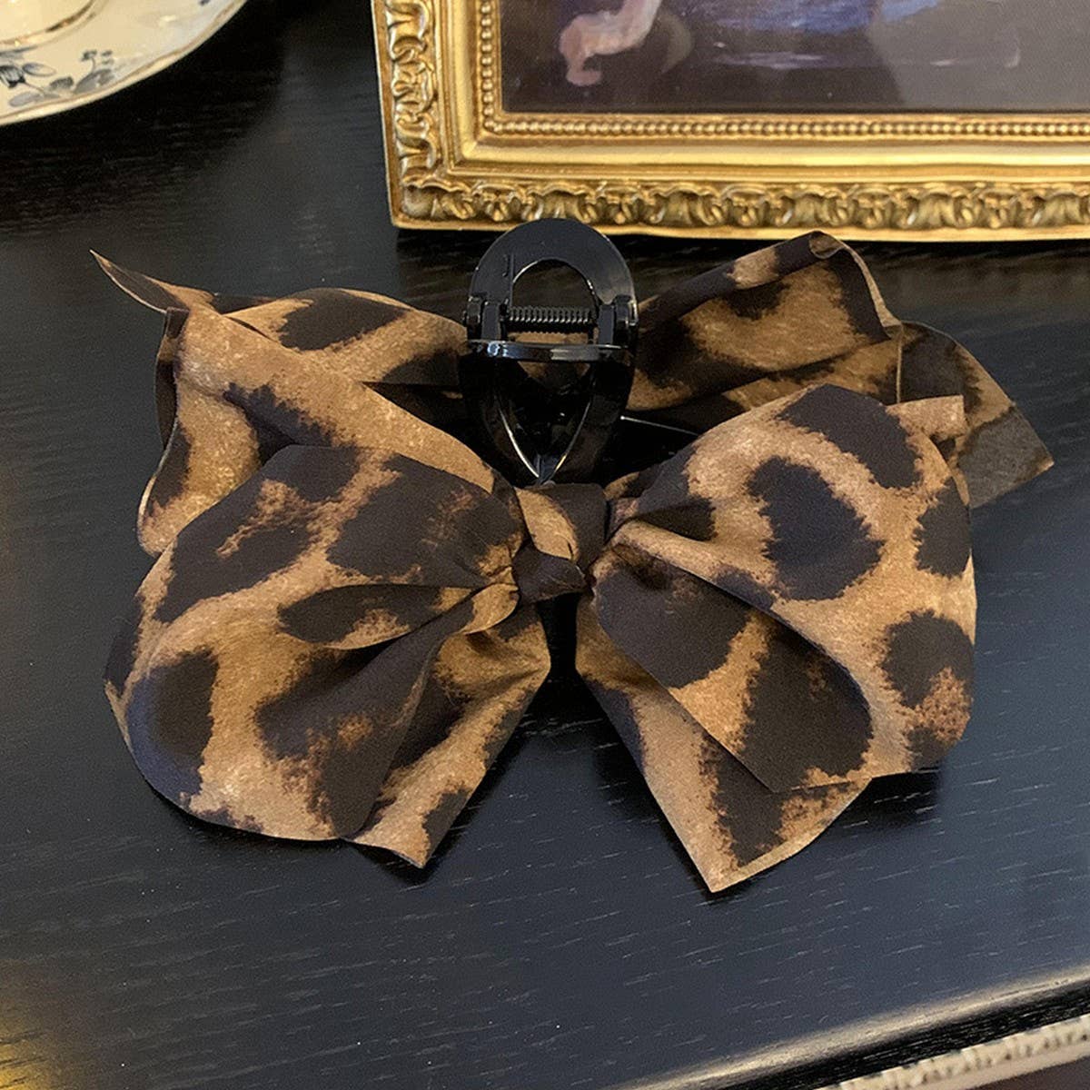 Leopard Hair Claw Large Shark Clip Stylish_CWAHA08090 for wholesale on Faire4