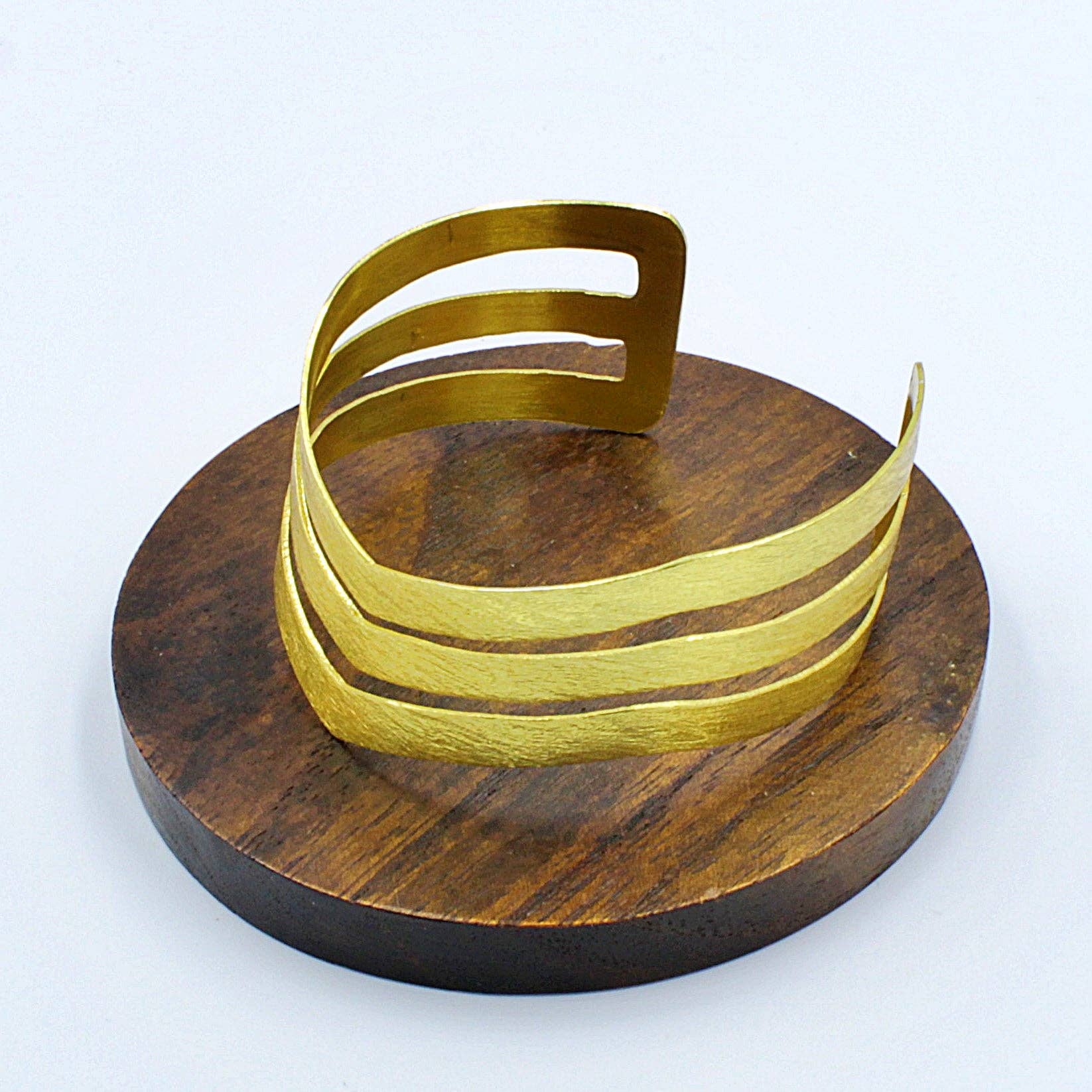 LA MAR - Wholesale Cuff Bracelet - WONDER gold-plated bracelet - Design with character3