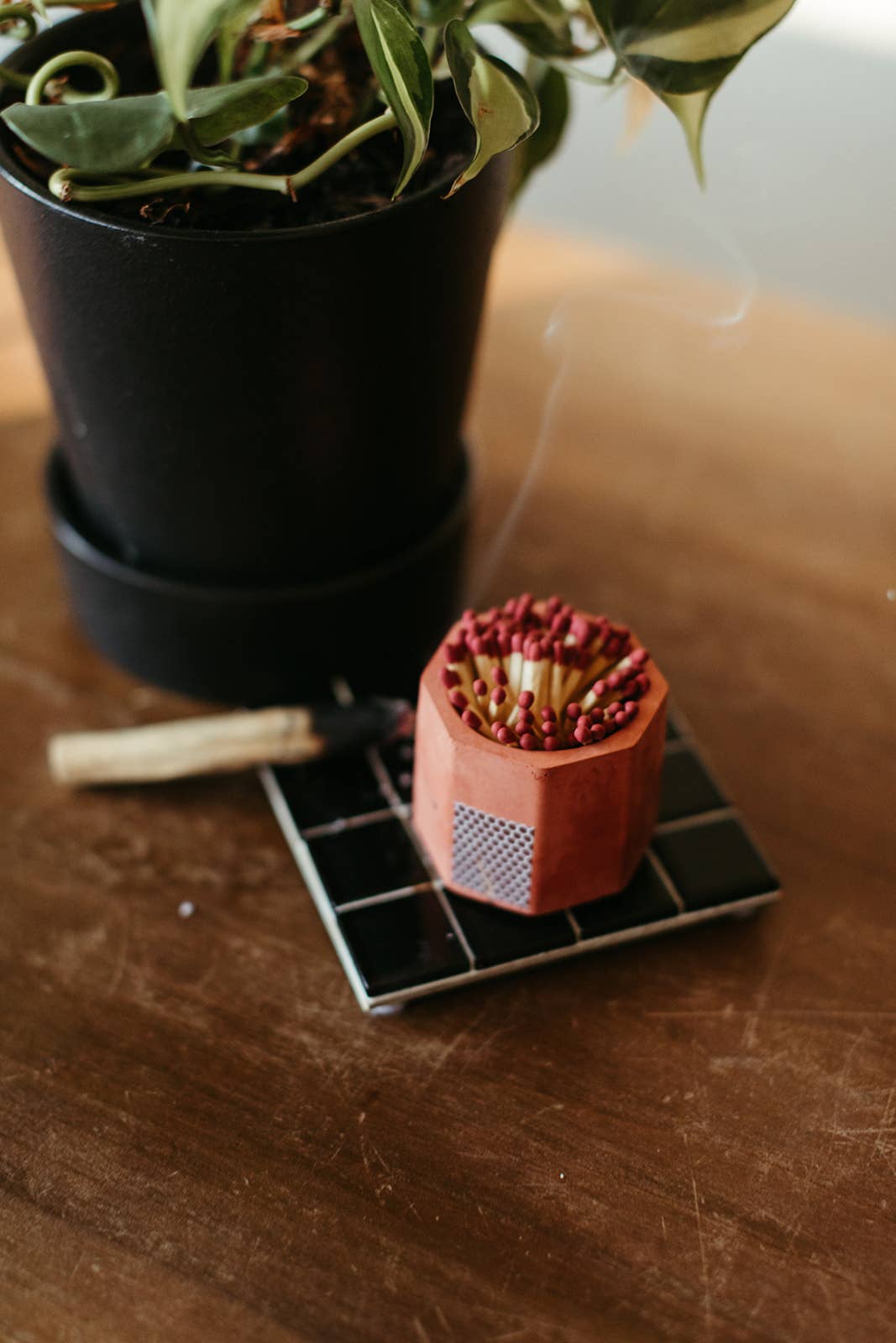 Tenn Prairie - Wholesale Match Holder - Concrete Match Holder – Modern Design with 2-Inch Safety Matches25