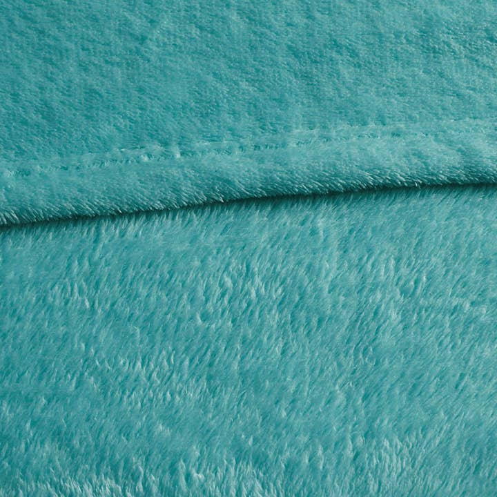 Olliix - Wholesale Bedding Blanket - All-Season Oversized Microlight Plush Bedding Blanket, Aqua