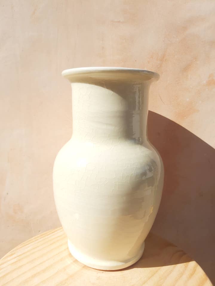 Vase. for wholesale by Cerámica Roca Caus