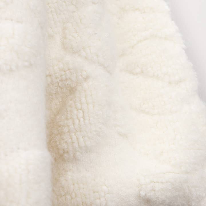 PEACH ACCESSORIES - Wholesale Knitted jumper – Women′s - Luxurious Embellished Pearl White Jumper SS1026