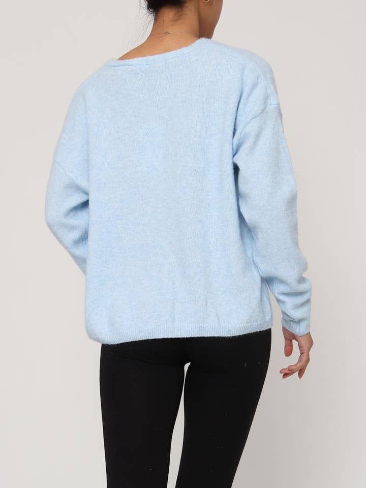 DIX-ONZE - Wholesale Cardigan - Women's - V-Neck Buttoned Cardigan – Relaxed Fit and Soft Finishes11