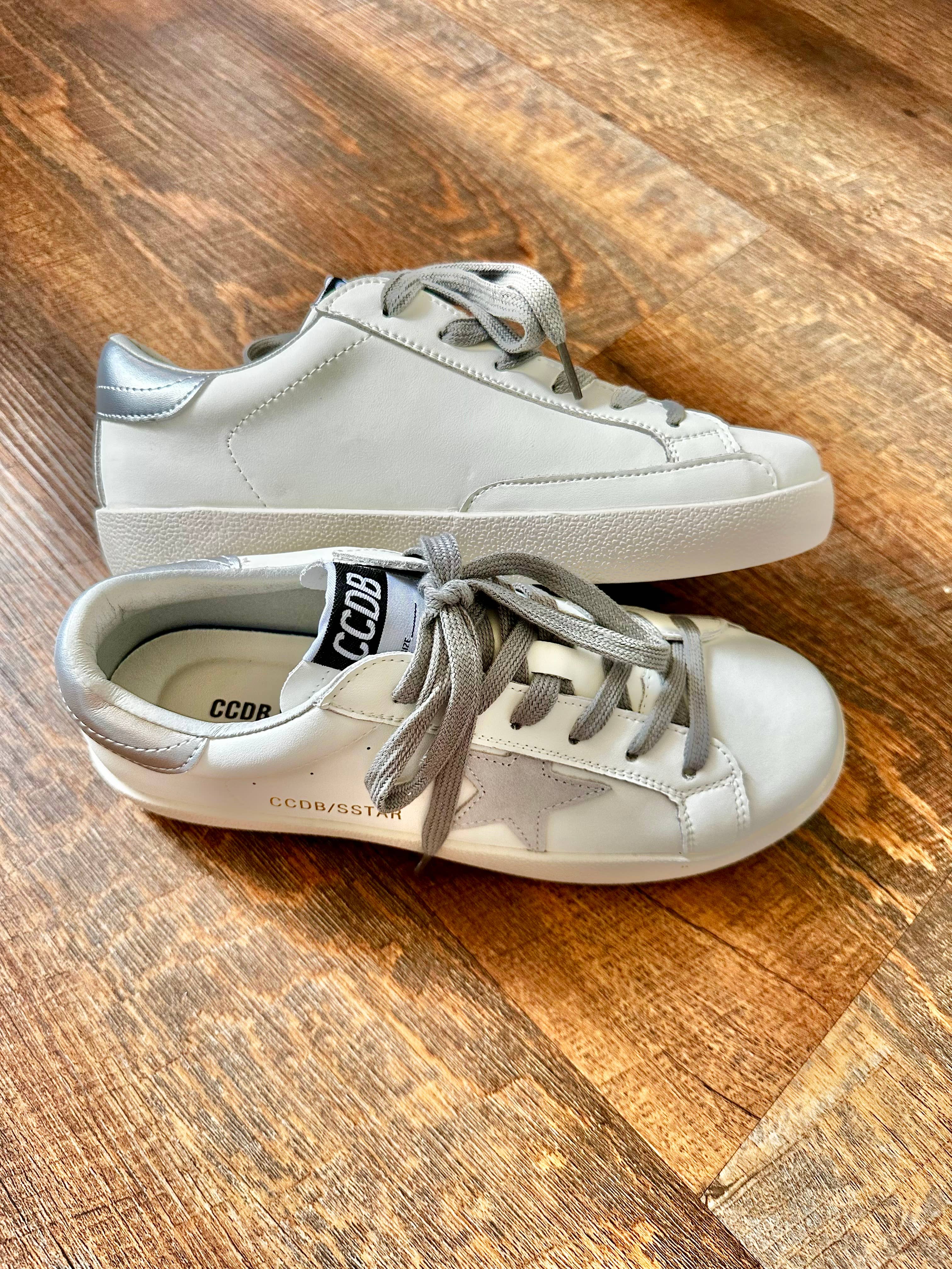 Torn and Trendy - Wholesale Lifestyle Sneakers - Women's - Grey Star Silver Heel Women’s Sneakers1