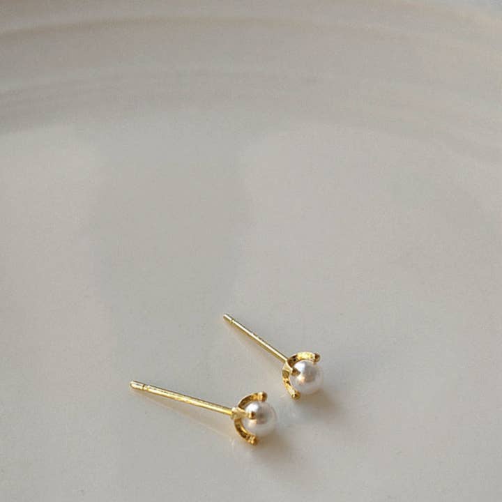Revelari - Wholesale Stud/Post Earrings - Minimalist Gold Bar Pearl Stud Earrings1