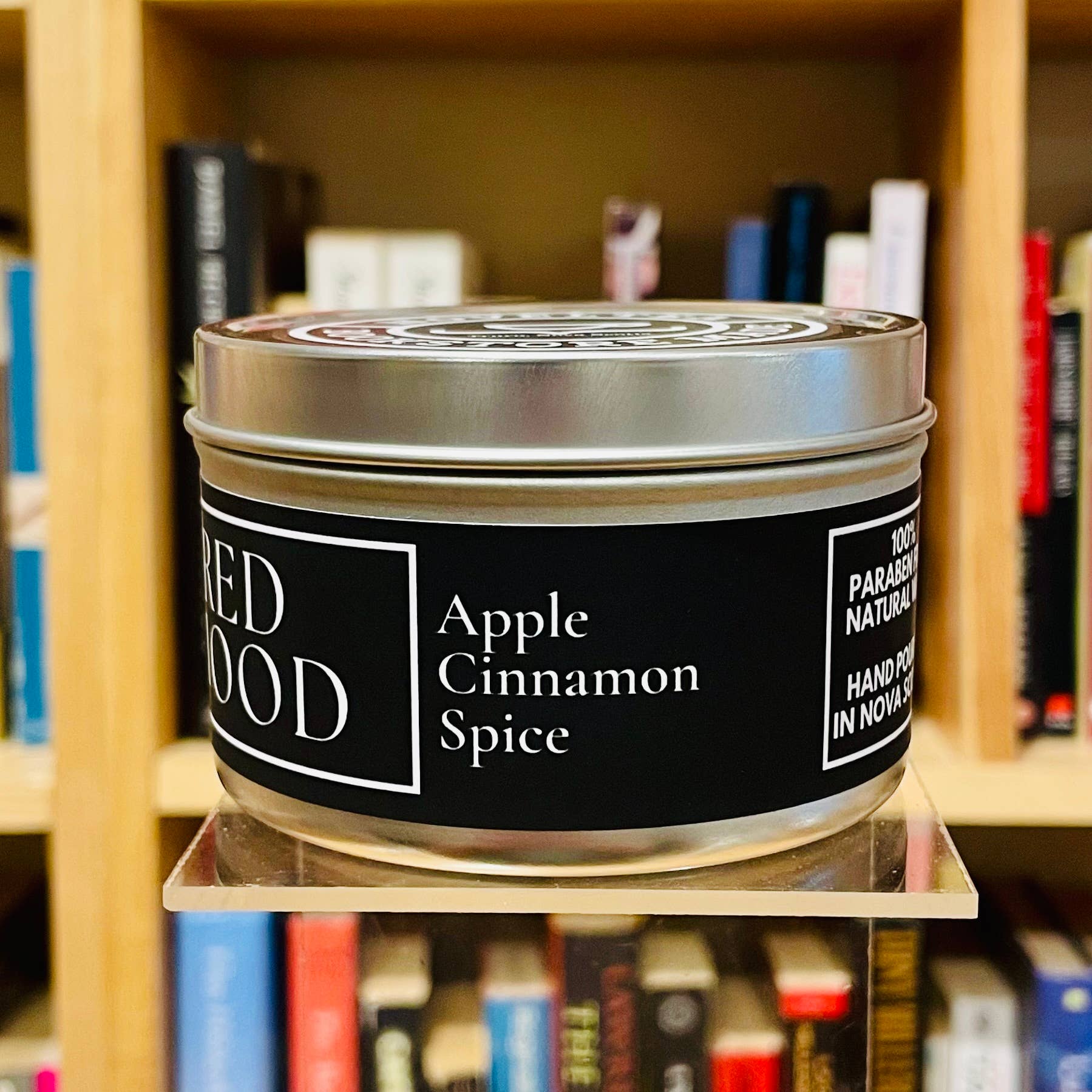 NovelTea Bookstore & Gifts - Vendita all'ingrosso Candele da viaggio - Little Red Riding Hood — Candela Apple Spice Black Label6