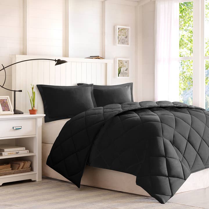 Olliix - Wholesale Bedding Set - 3M Scotchgard 3-Piece Reversible Comforter Set, Black