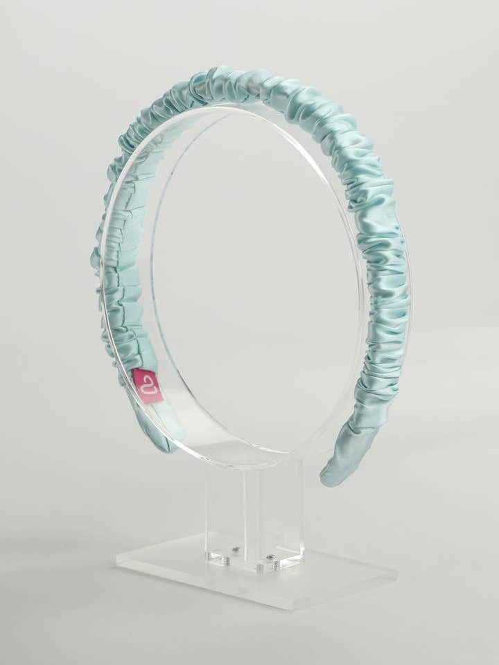 LIVERPOOL-HAARBAND AUS 100% MAULBEERSEIDE IN BABYBLAU für den Großhandel von Laura Elizibeth Fashion Limited