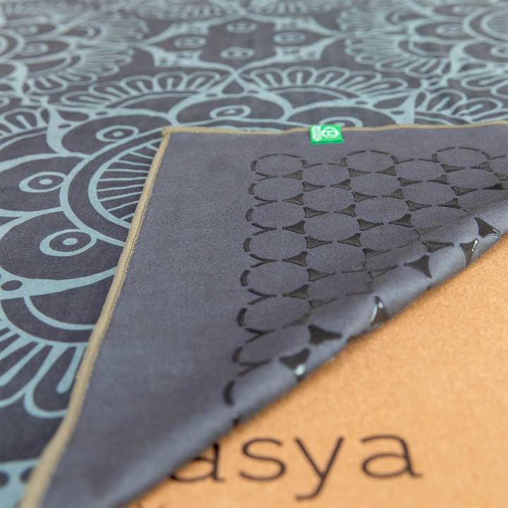 Divasya - Wholesale Yoga Towel - Yoga Towel Set | 1 Yoga Towel with Silicone Honeycomb Structure & 1 Face Towel | in 6 Colors16