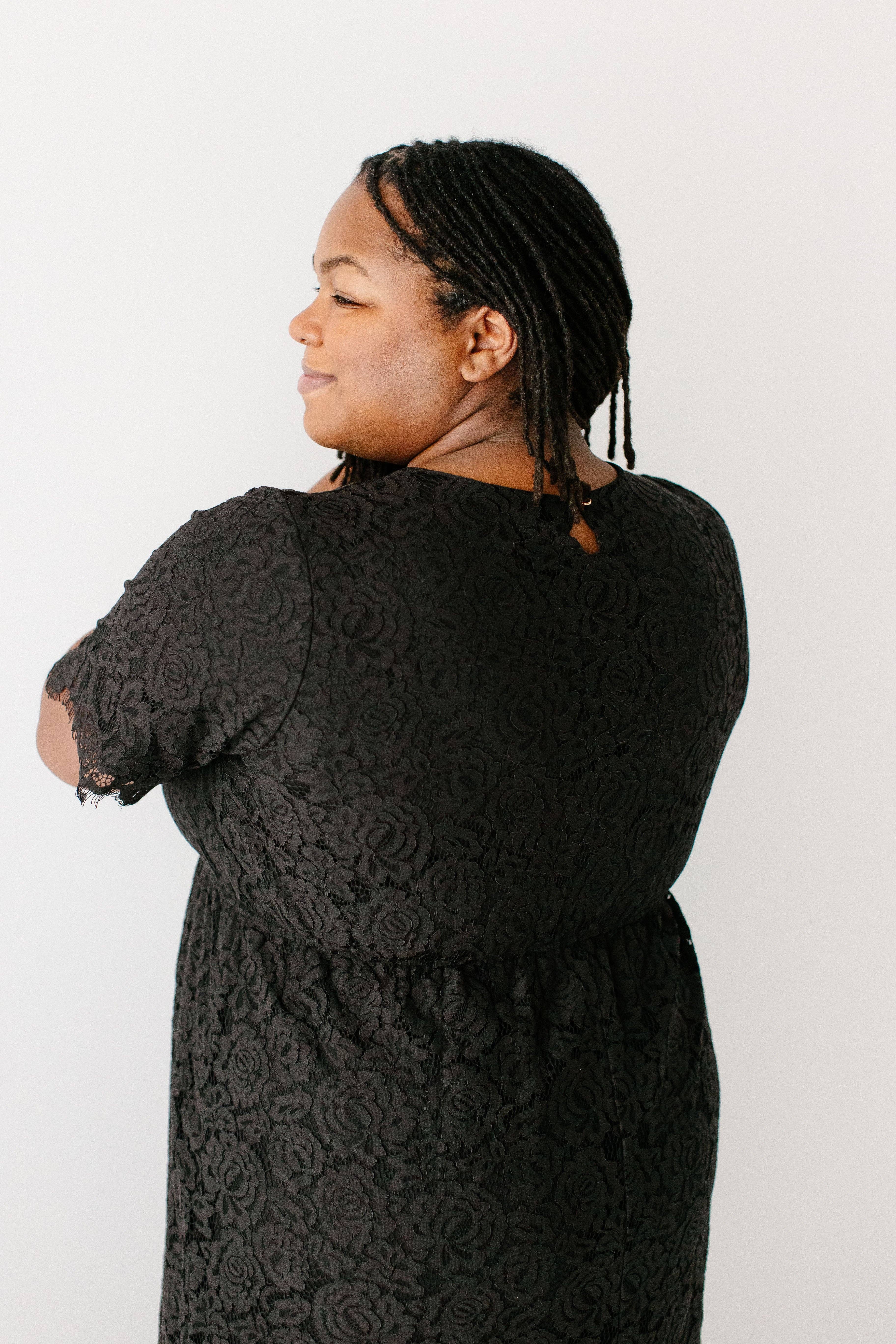 The Main Street Exchange - Wholesale Dress - Women's - 'Odessa' Round Neck Lace Maxi Dress9