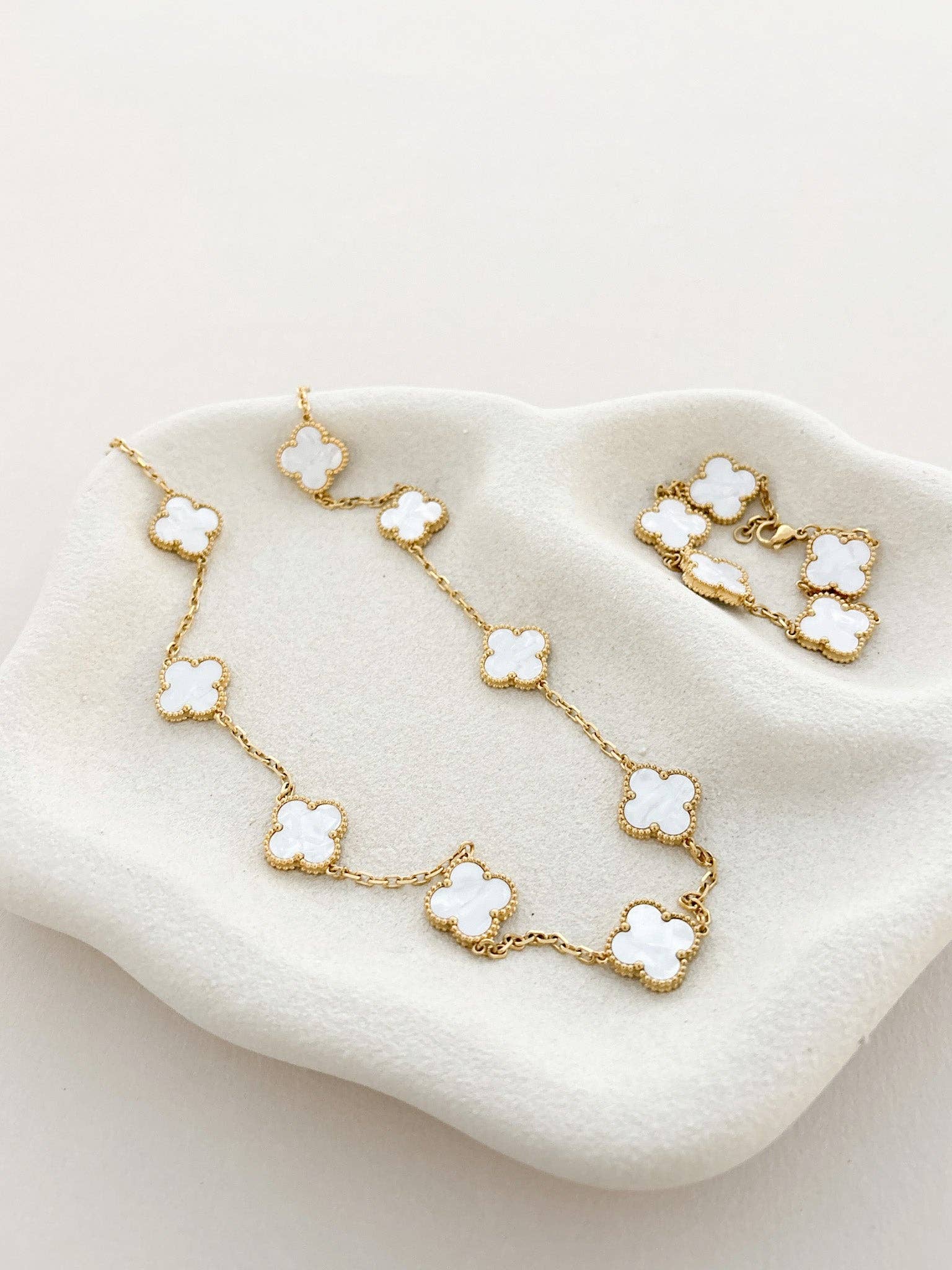 Angels Whisper Accessories - Wholesale Pendant/charm necklace - Charlotte 18K Gold Plated Clover Necklace in White3