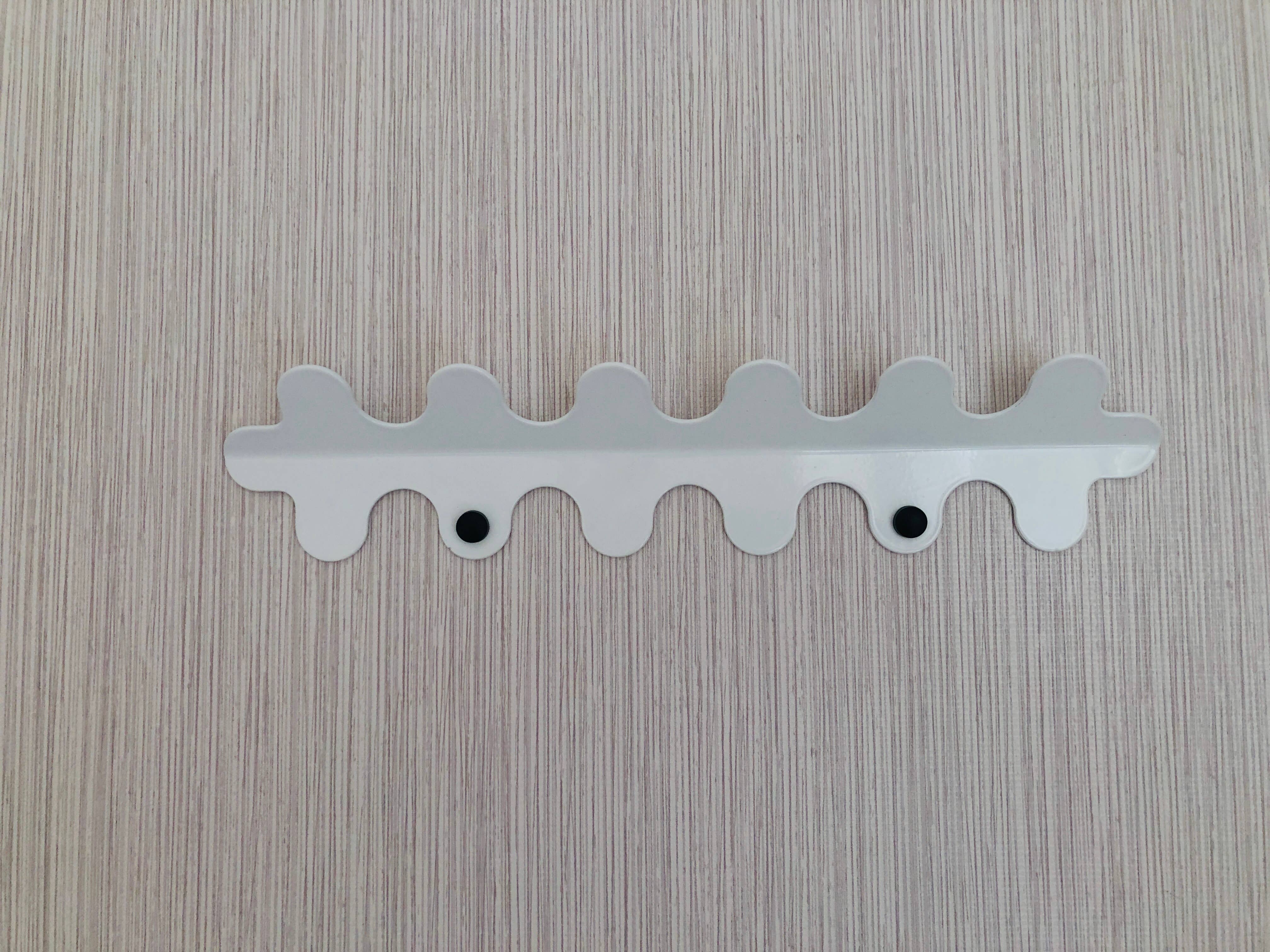 CosyDecorArt – Großhandel Wandhaken – Wiggle Metallbügel, Schnörkelgarderhaken, Wackelwandhaken, schwarzer, gelber, weißer Farbaufhänger für den Eingangsbereich, strapazierfähig10