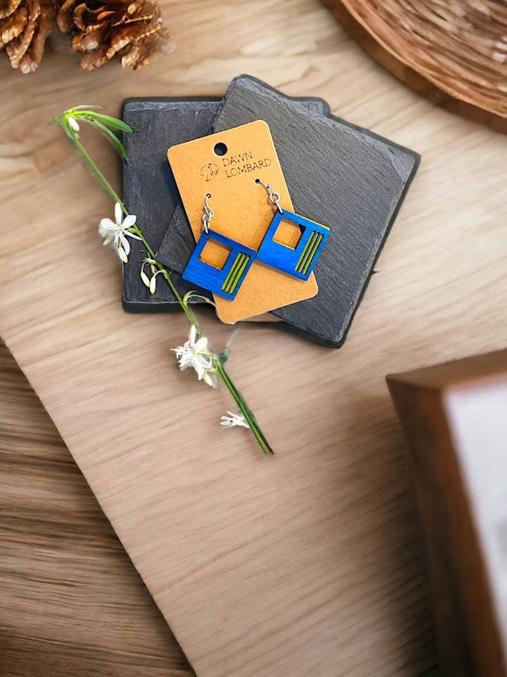 Triangle 3 pour la vente par Dawn Lombard - Glass & Metal