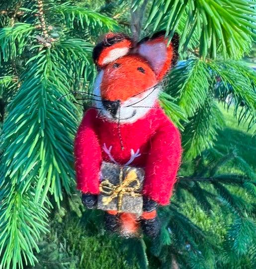 The Winding Road - Wholesale Ornament - Ornament - Fox holding Present 4