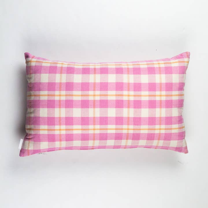 Cuscino rettangolare Abigail Plaid in gomma da masticare e pesca per la vendita all'ingrosso da parte di Archive NY