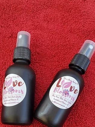 Huile vaporisateur pour le corps pour hommes pour la vente par Love Blossoms Essentials