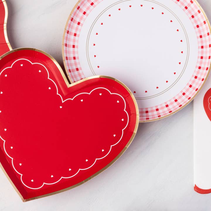 Bonjour Fête - Wholesale Disposable Plate - VALENTINE HEART PLATES5