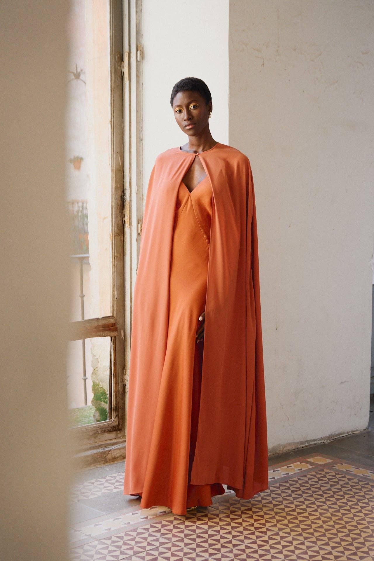 Bruna - Wholesale Cape - Women's - Gunilla Syrup Layer · Rêverie ·4