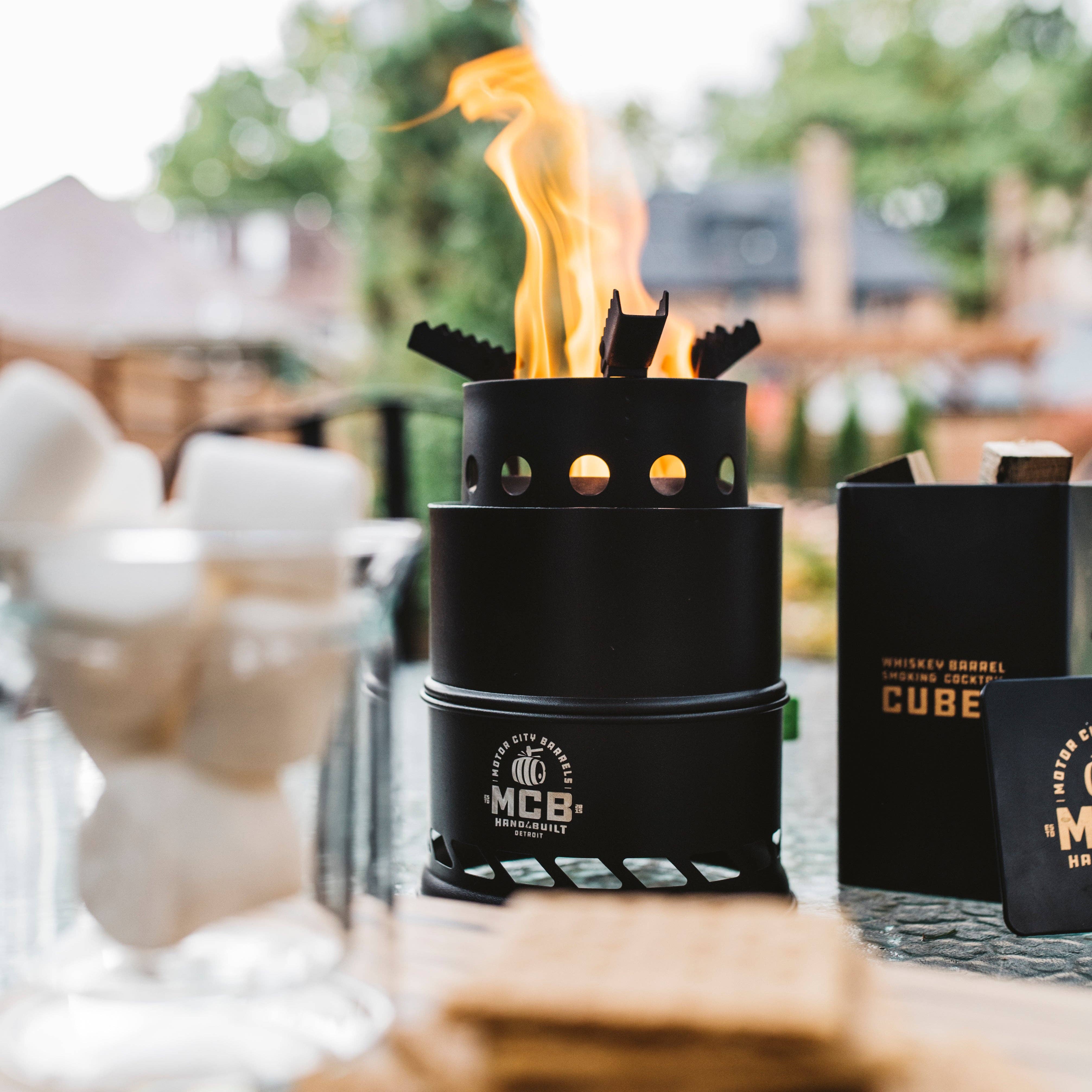 Motor City Barrels – Poço de fogo por atacado – Mini fogueira sem fumaça com cubos de madeira para defumar em barril8