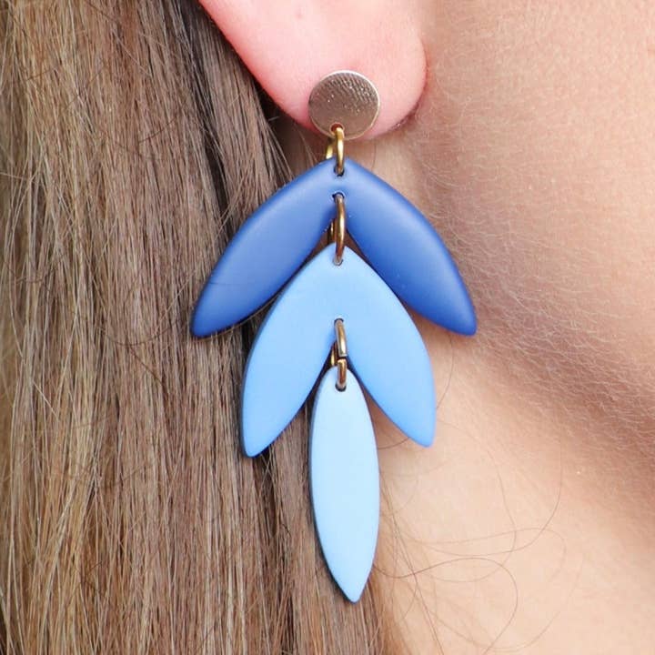 Zara i blåt for engroshandel hos Clay by Clark