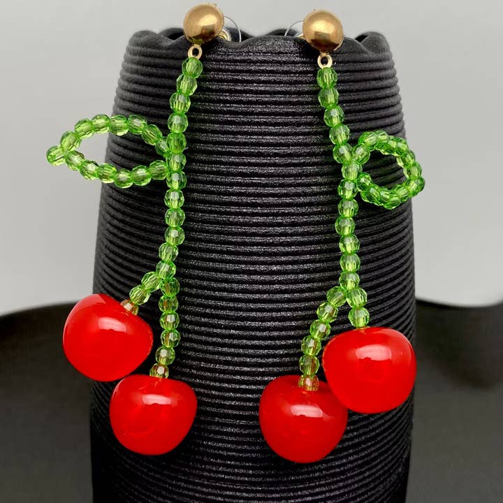 Mio Queena – Engroshandel Hængeøreringe og creoløreringe – Harpiks Kirsebær Dingleøreringe1