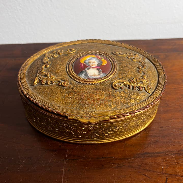 Caja metálica ovalada con camafeo para venta al por mayor de DADA Novecento