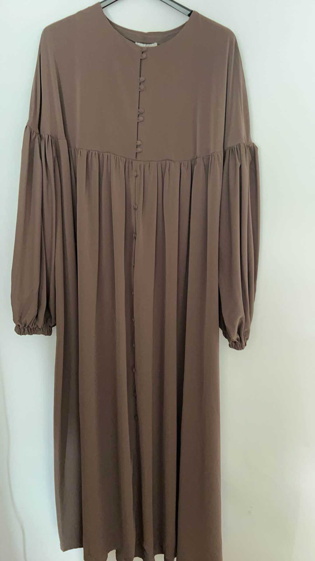 Aawoe Abaya – Hijab - Mulher por atacado – Vestido Abaya Chic com Mangas Bufantes - 2432-ROB5