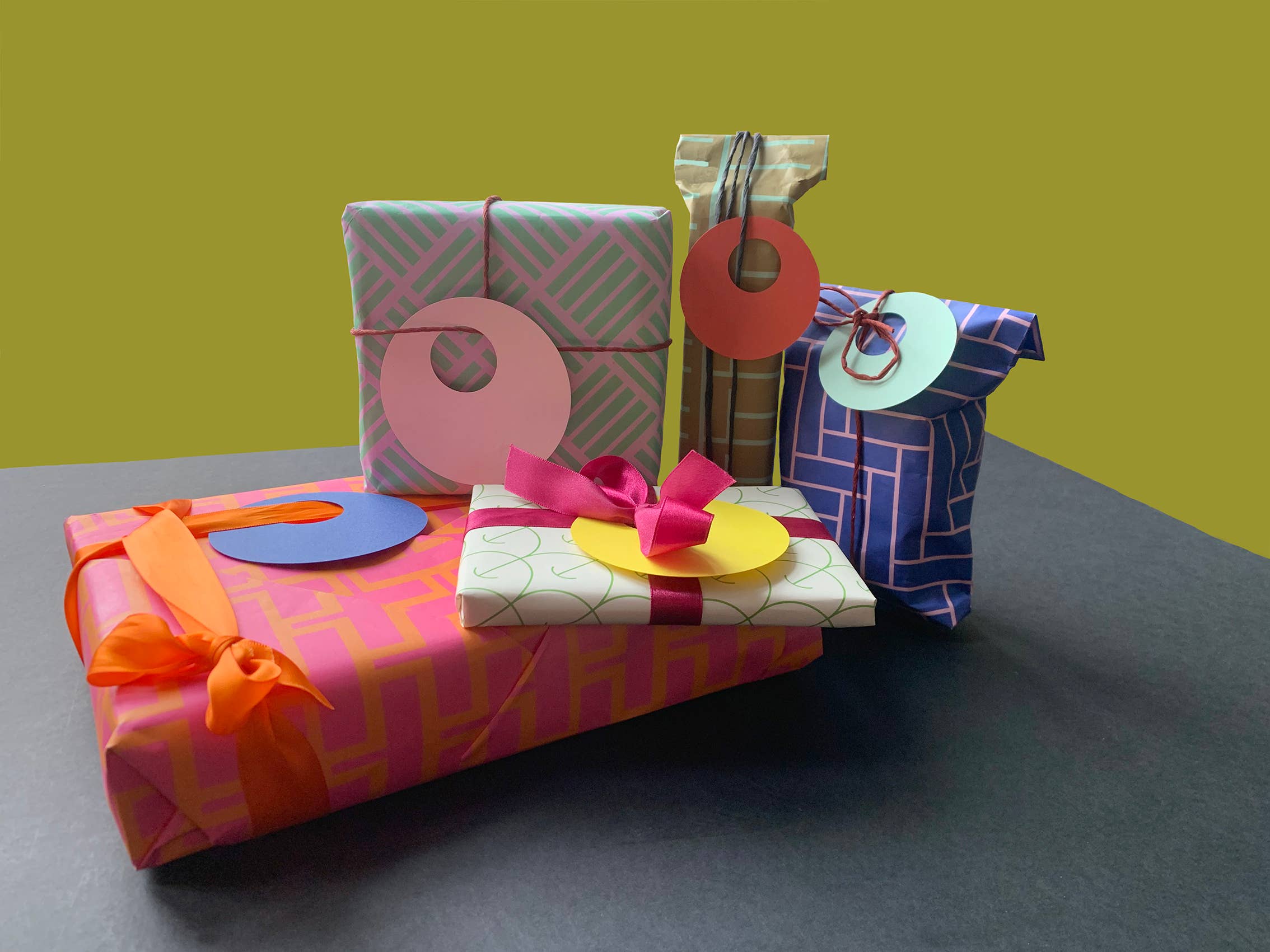 TenTa - Wholesale Gift Tag - Artisanal Hand-Cut Circle Gift Tag (Pack of 12)3