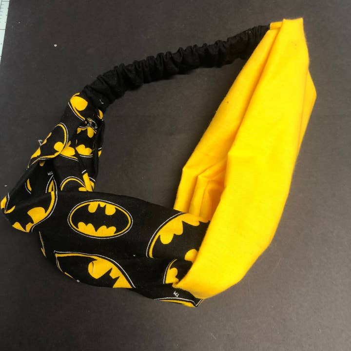 Bandeau torsadé style turban noir Batman pour la vente par MadeBySusannah