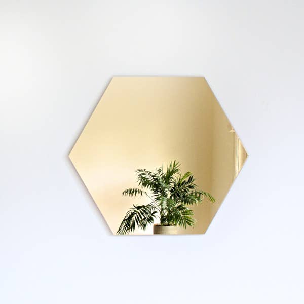 Espelho hexagonal dourado por atacado de Desired-Design