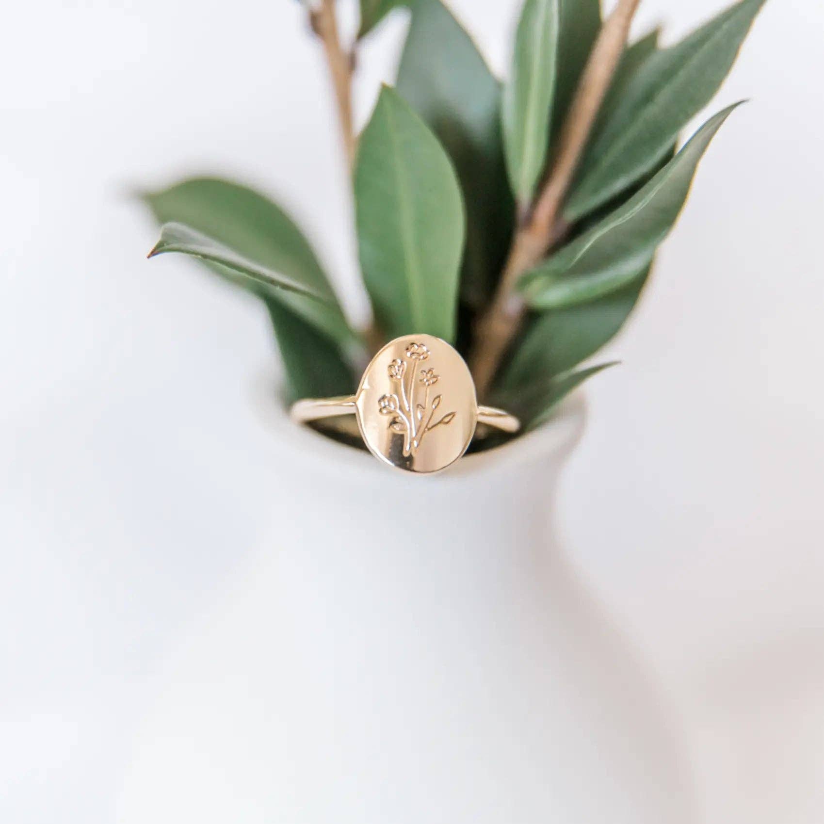 Mauve Jewelry Co. – wholesale Signetring – Wildflower Ring1