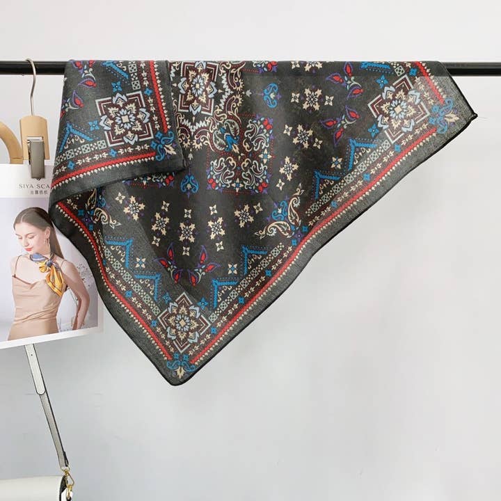 Funkyrel® Atzbranding Limited – Engroshandel Tørklæde - Dame – Scarvii - 27'' Retro Print Firkantet Tørklæde - Klassisk & Chic