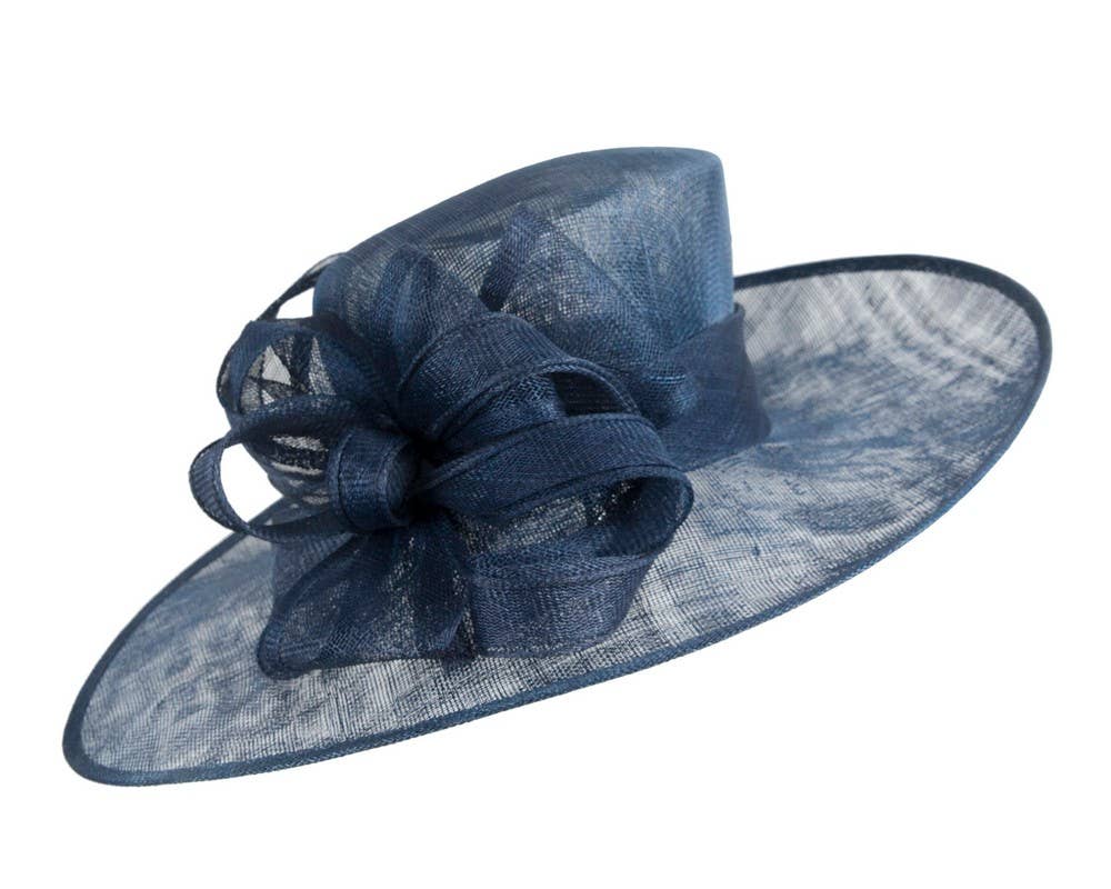 Max Alexander by Cupids Millinery Melbourne – wholesale Fascinator-hatt - Dam – Traditionell damhatt i sinamay5