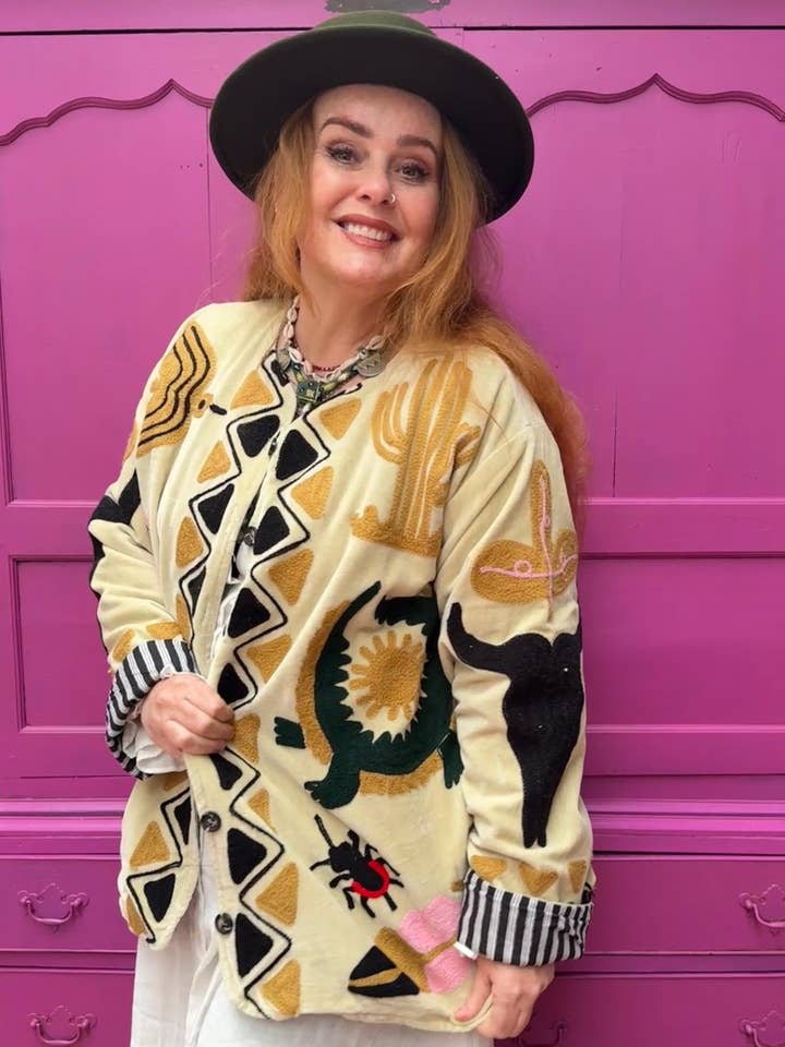 Velvet Jacket Boots voor wholesale door ToutVintage