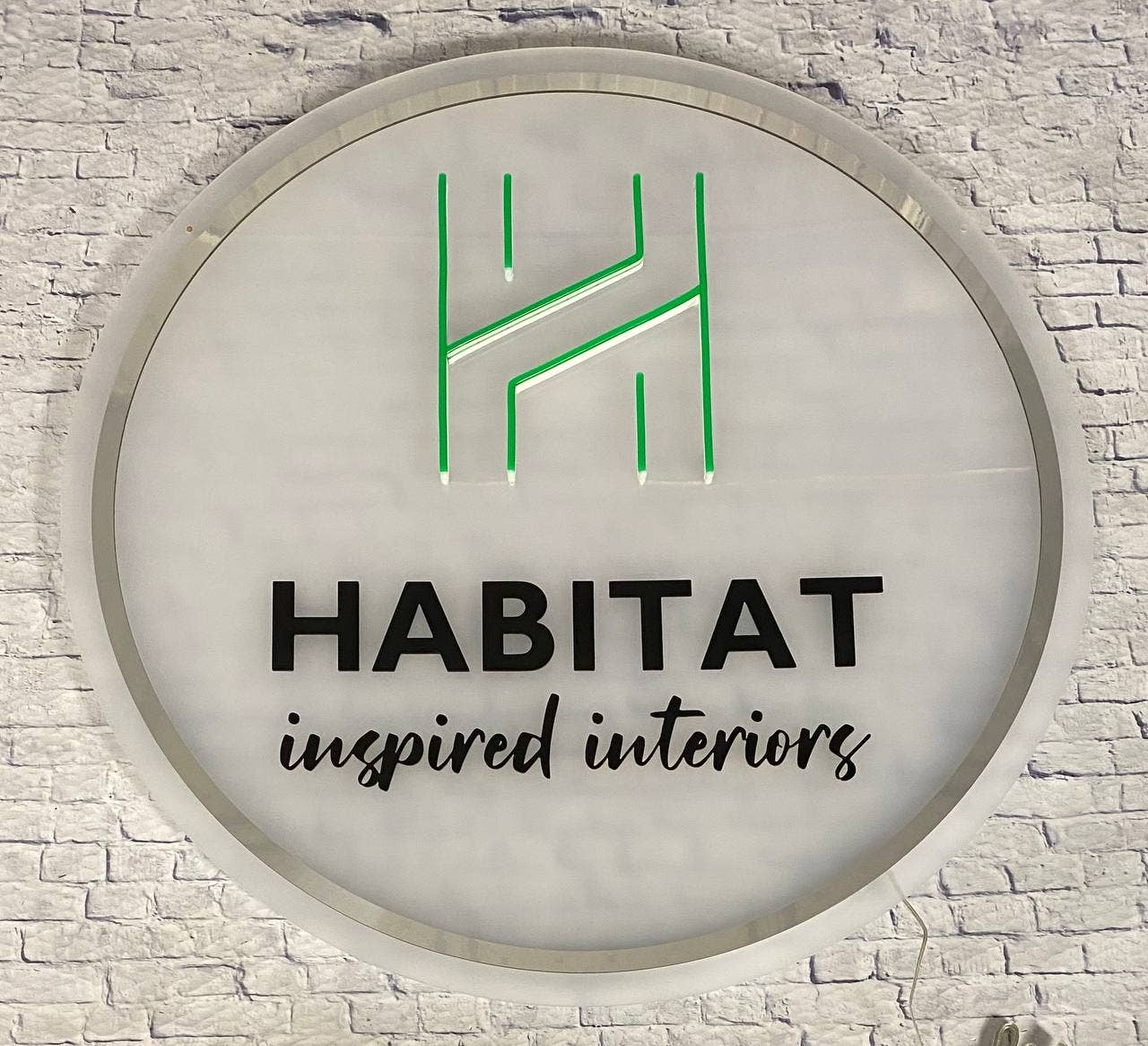 Glow Neon - Vente Enseignes néon - Panneau de qualité personnalisé avec néons, store business deco3