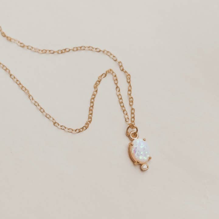 Collana in opale narciso per la vendita all'ingrosso da parte di Dainty Wishes Jewelry