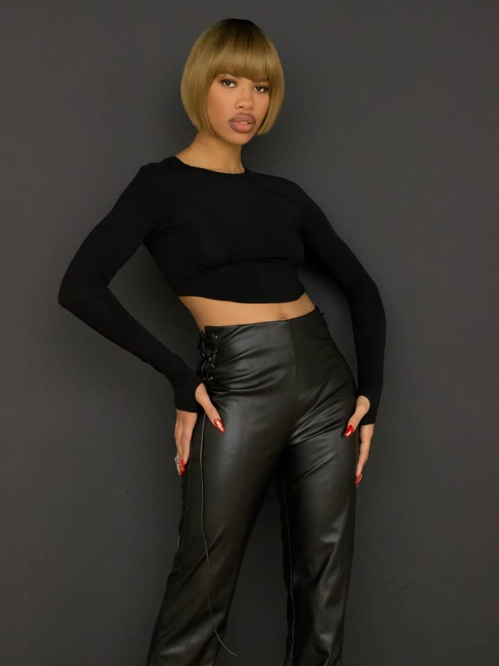 NOVA i svart för wholesale av Brijanay